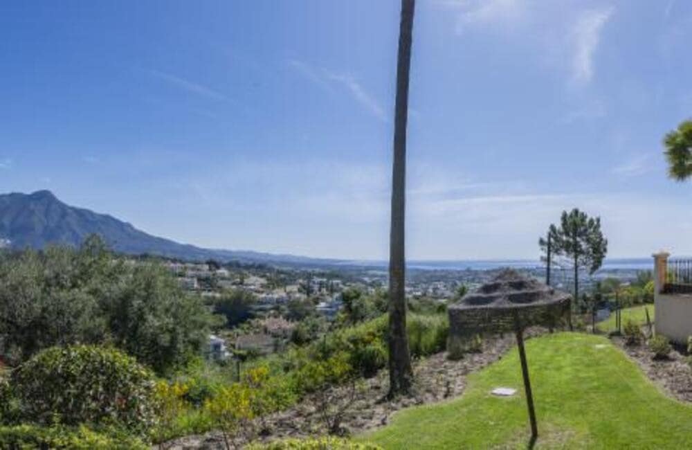 3 quarto Apartamento para venda em Benahavis com piscina garagem - 1 500 000 € (Ref: 9436613)