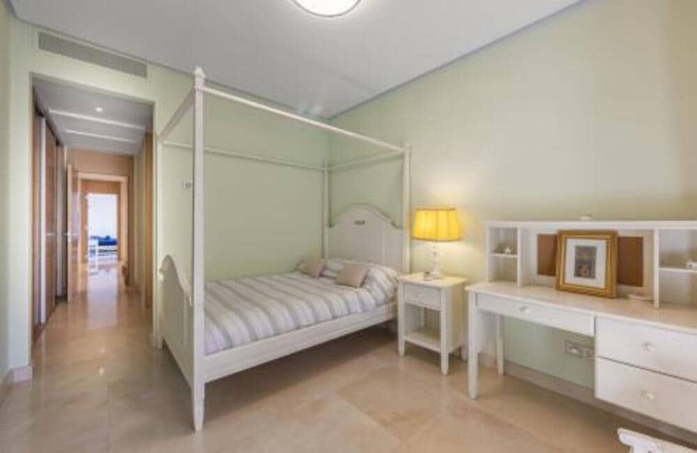 3 quarto Apartamento para venda em Benahavis com piscina garagem - 1 500 000 € (Ref: 9436613)