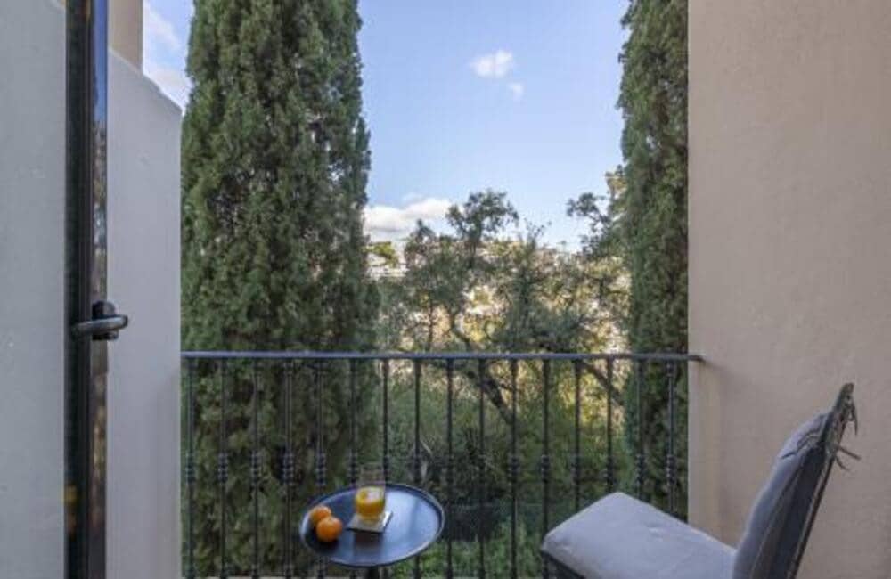 3 quarto Apartamento para venda em Benahavis com piscina garagem - 1 500 000 € (Ref: 9436613)