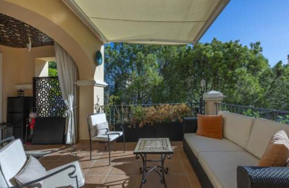 3 quarto Apartamento para venda em Benahavis com piscina garagem - 1 500 000 € (Ref: 9436613)