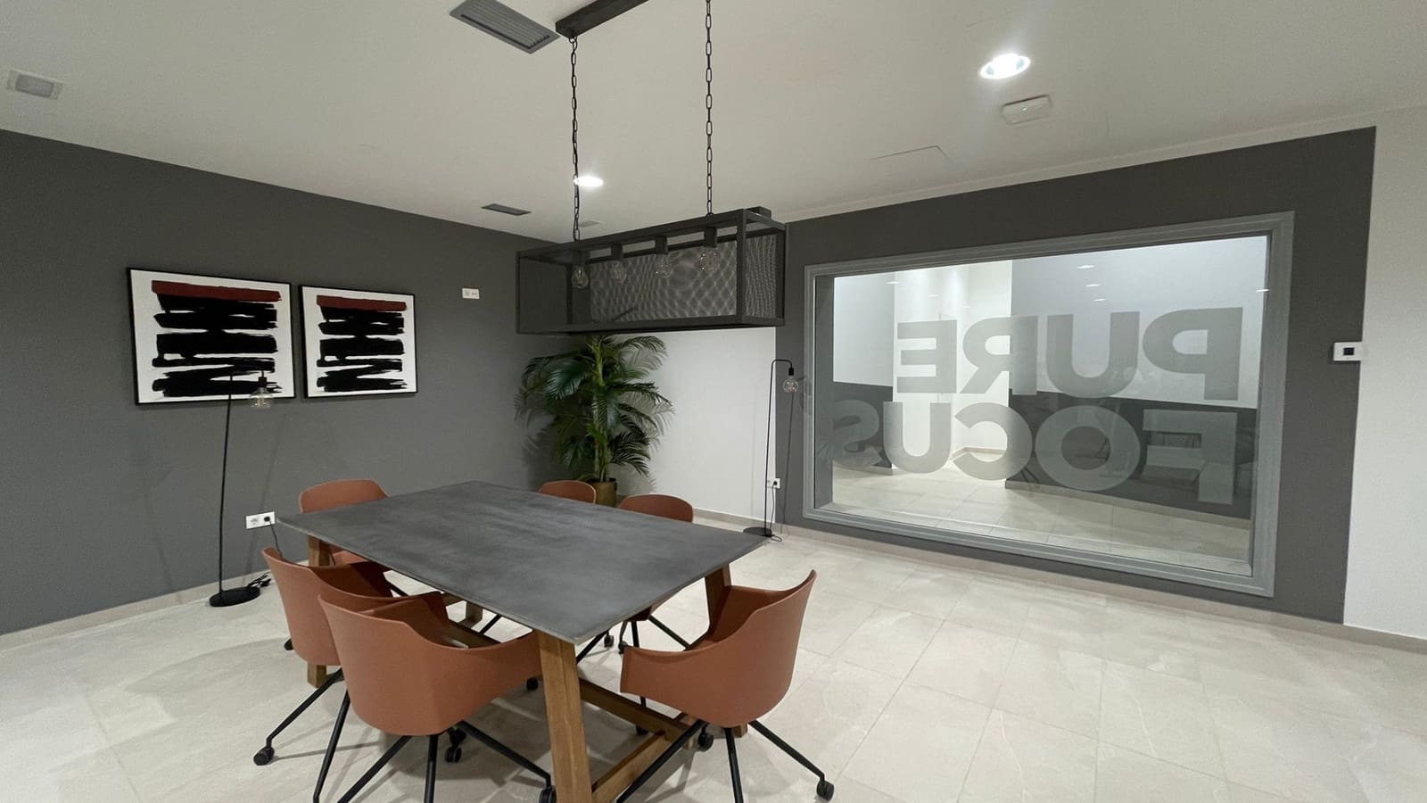 3 soveværelse Lejlighed til leje i Estepona - € 3.000 (Ref: 9436615)