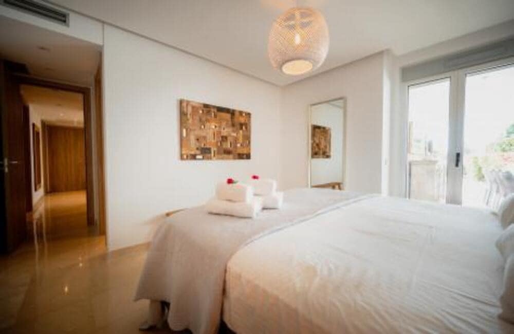 3 sypialnia Apartament na sprzedaż w Benahavis z basenem garażem - 699 000 € (Ref: 9439038)