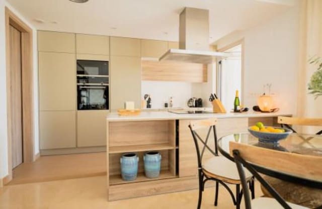 3 sypialnia Apartament na sprzedaż w Los Arqueros - Puerto del Almendro, Benahavís z basenem garażem - 699 000 € (Ref: 9439038)