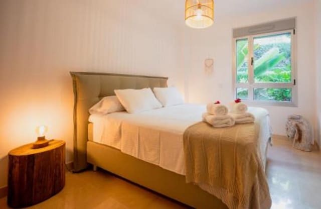 3 sypialnia Apartament na sprzedaż w Los Arqueros - Puerto del Almendro, Benahavís z basenem garażem - 699 000 € (Ref: 9439038)