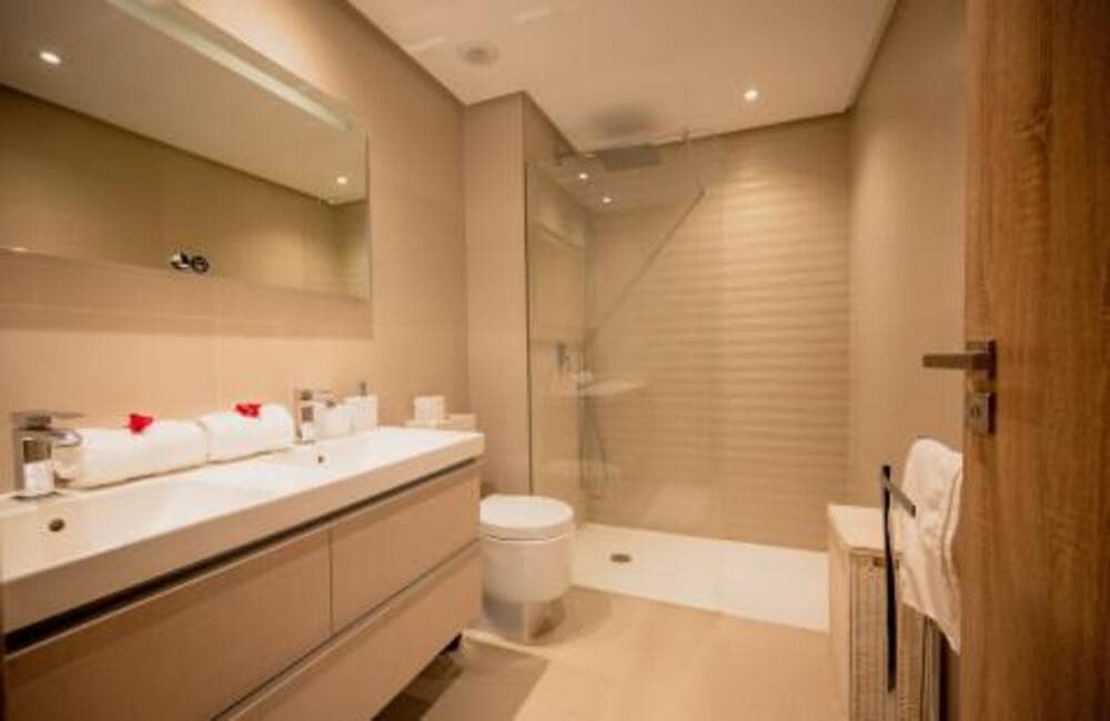 3 slaapkamer Appartement te huur in Benahavis met zwembad garage - € 3.700 (Ref: 9439039)