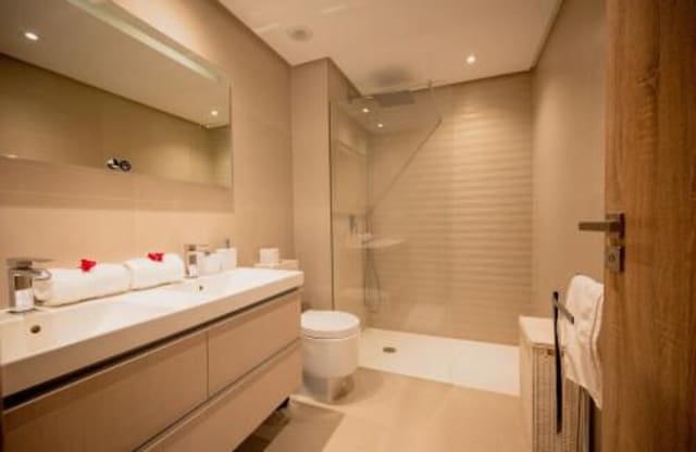 3 bedroom Apartment for rent in Los Arqueros - Puerto del Almendro, Benahavís with pool garage - € 3,700 (Ref: 9439039)