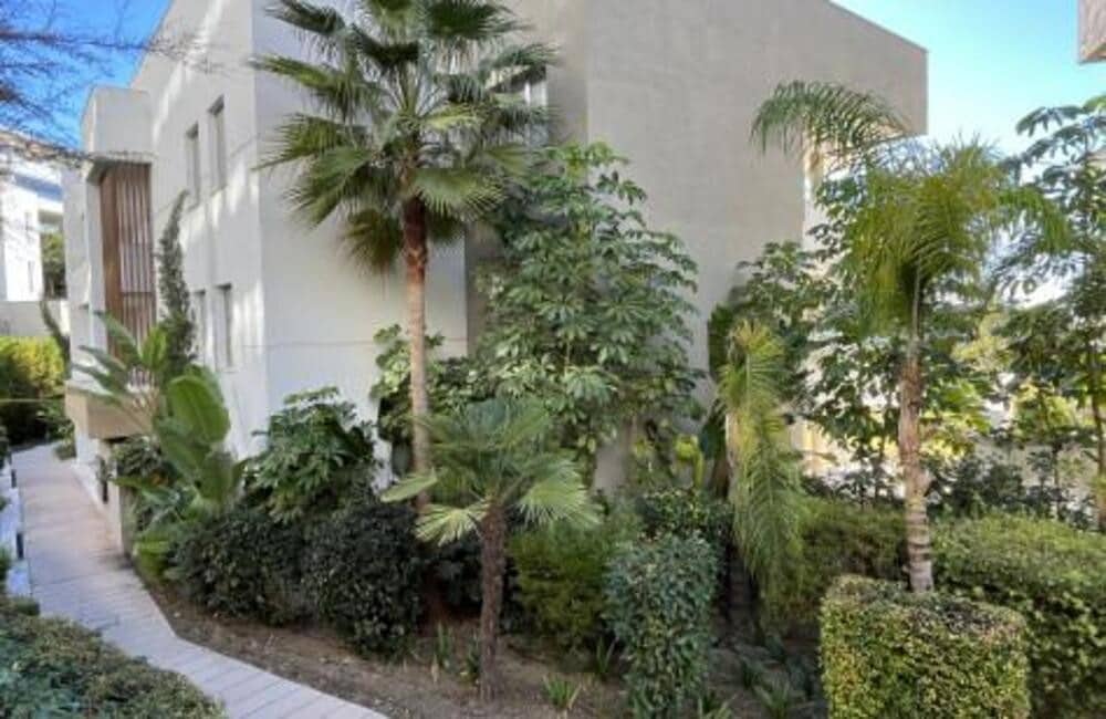 3 slaapkamer Appartement te huur in Benahavis met zwembad garage - € 3.700 (Ref: 9439039)