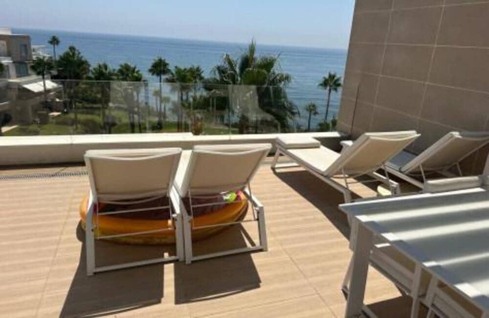 3 slaapkamer Penthouse te huur in Buenas Noches met zwembad garage - € 4.000 (Ref: 9439042)