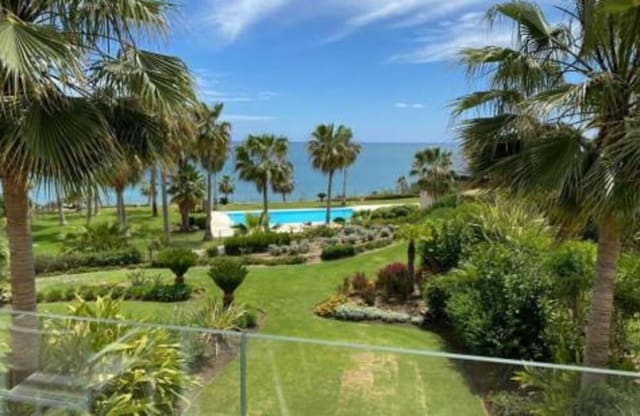 3 slaapkamer Penthouse te huur in Buenas Noches, Estepona met zwembad garage - € 4.000 (Ref: 9439042)