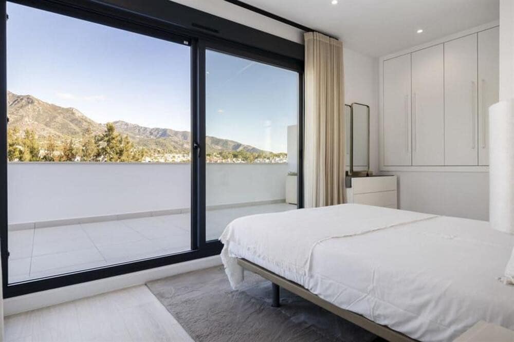 3 makuuhuone Kattohuoneisto vuokrattavana paikassa Marbella mukana uima-altaan 
autotalli - 5 500 € (Ref: 9445541)