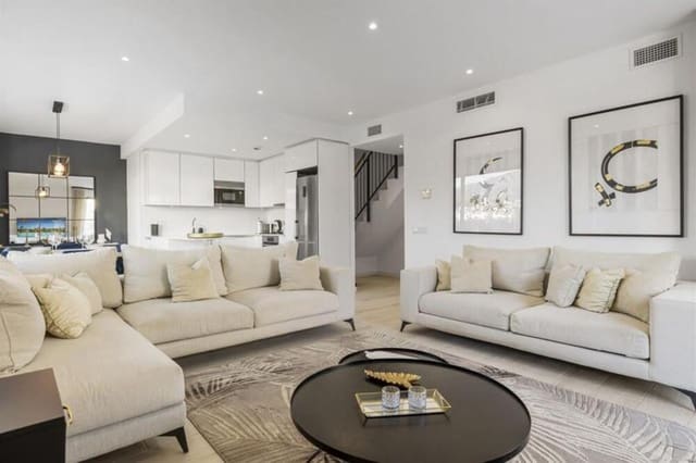 3 quarto Penthouse para arrendar em Lomas De Marbella, Marbella com piscina garagem - 5 500 € (Ref: 9445541)