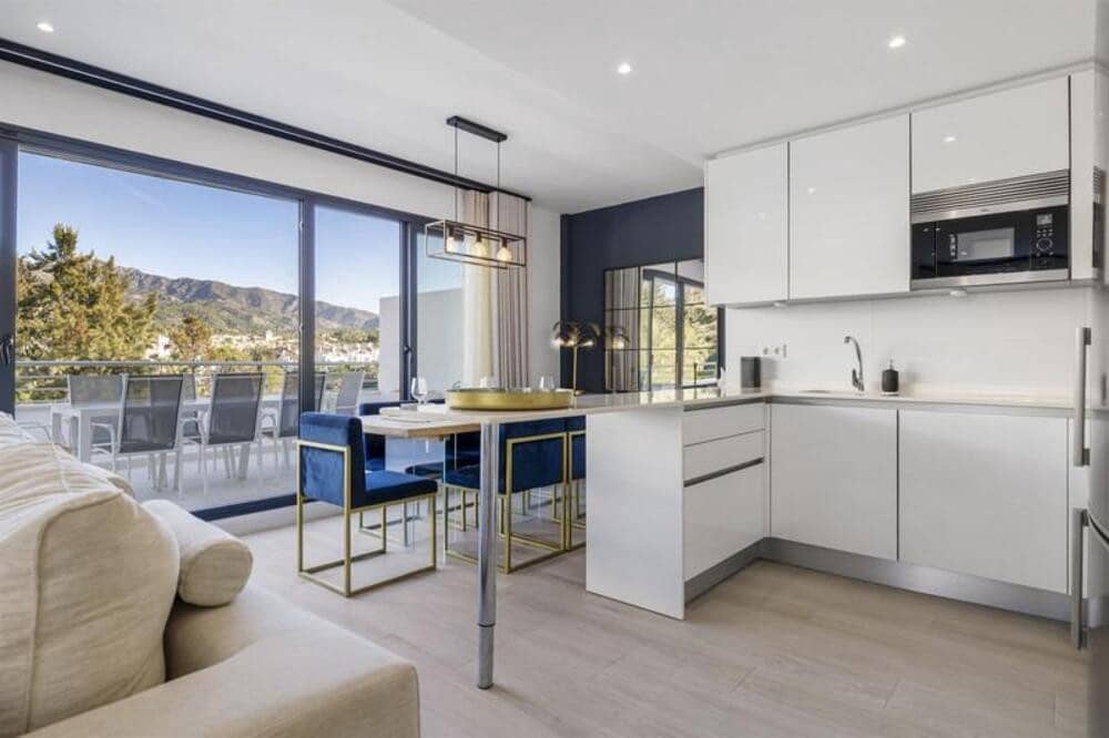 3 makuuhuone Kattohuoneisto vuokrattavana paikassa Marbella mukana uima-altaan 
autotalli - 5 500 € (Ref: 9445541)