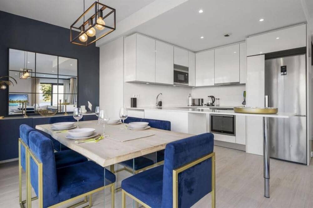 3 makuuhuone Kattohuoneisto vuokrattavana paikassa Marbella mukana uima-altaan 
autotalli - 5 500 € (Ref: 9445541)