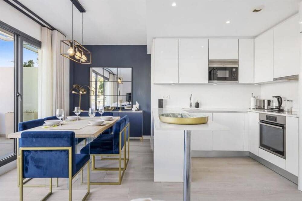 3 makuuhuone Kattohuoneisto vuokrattavana paikassa Marbella mukana uima-altaan 
autotalli - 5 500 € (Ref: 9445541)