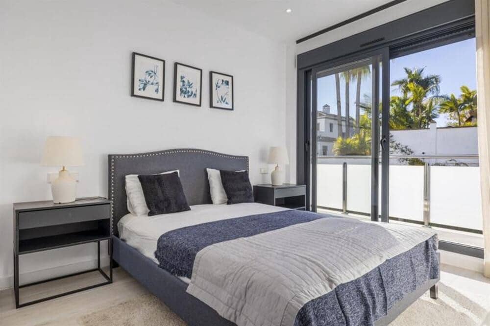 3 makuuhuone Kattohuoneisto vuokrattavana paikassa Marbella mukana uima-altaan 
autotalli - 5 500 € (Ref: 9445541)