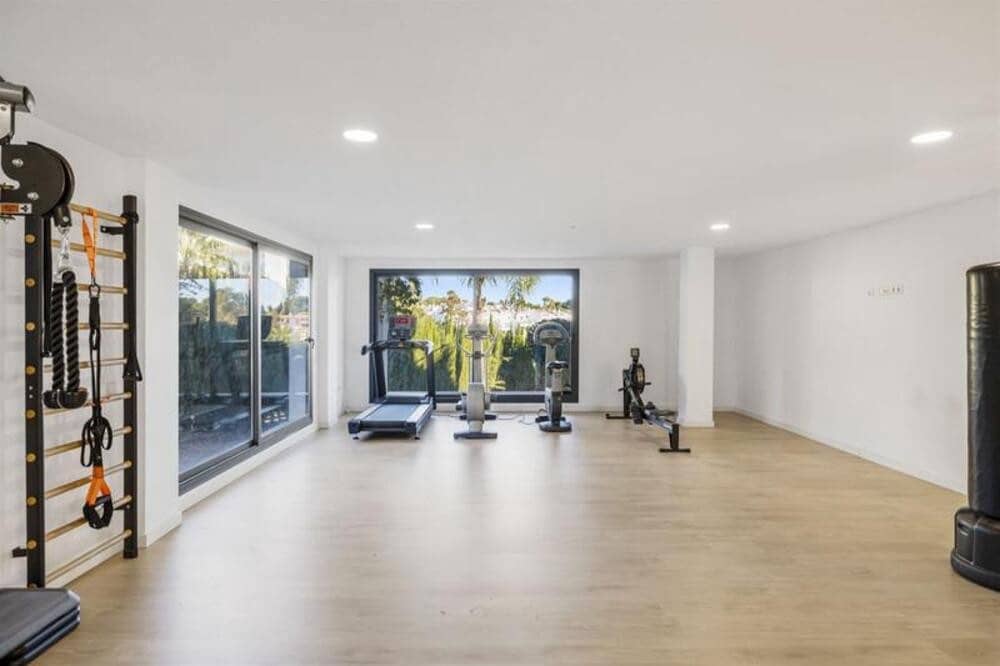 3 makuuhuone Kattohuoneisto vuokrattavana paikassa Marbella mukana uima-altaan 
autotalli - 5 500 € (Ref: 9445541)