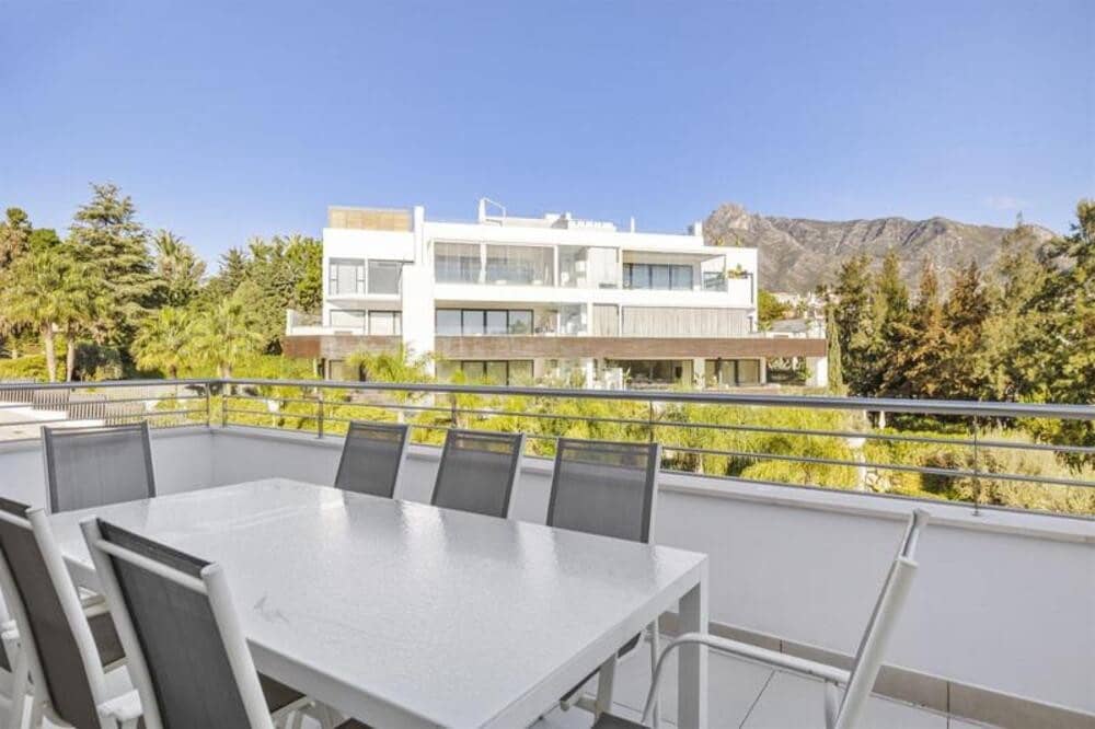 3 makuuhuone Kattohuoneisto vuokrattavana paikassa Marbella mukana uima-altaan 
autotalli - 5 500 € (Ref: 9445541)