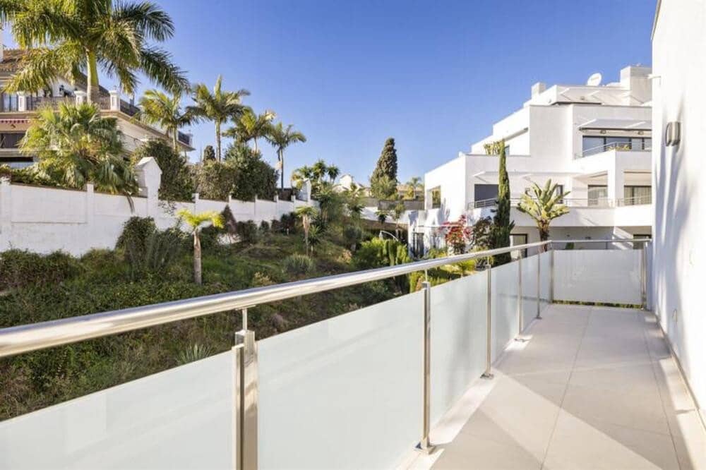 3 makuuhuone Kattohuoneisto vuokrattavana paikassa Marbella mukana uima-altaan 
autotalli - 5 500 € (Ref: 9445541)