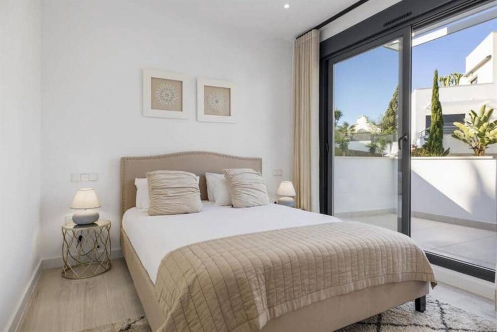 3 makuuhuone Kattohuoneisto vuokrattavana paikassa Marbella mukana uima-altaan 
autotalli - 5 500 € (Ref: 9445541)