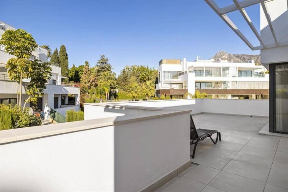 3 makuuhuone Kattohuoneisto vuokrattavana paikassa Marbella mukana uima-altaan 
autotalli - 5 500 € (Ref: 9445541)