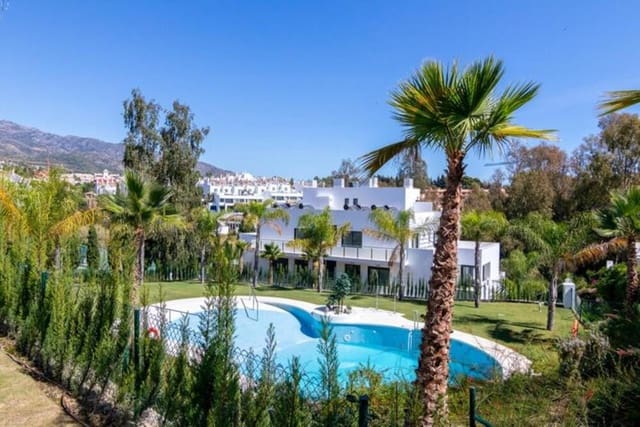 3 quarto Penthouse para arrendar em Lomas De Marbella, Marbella com piscina garagem - 5 500 € (Ref: 9445541)