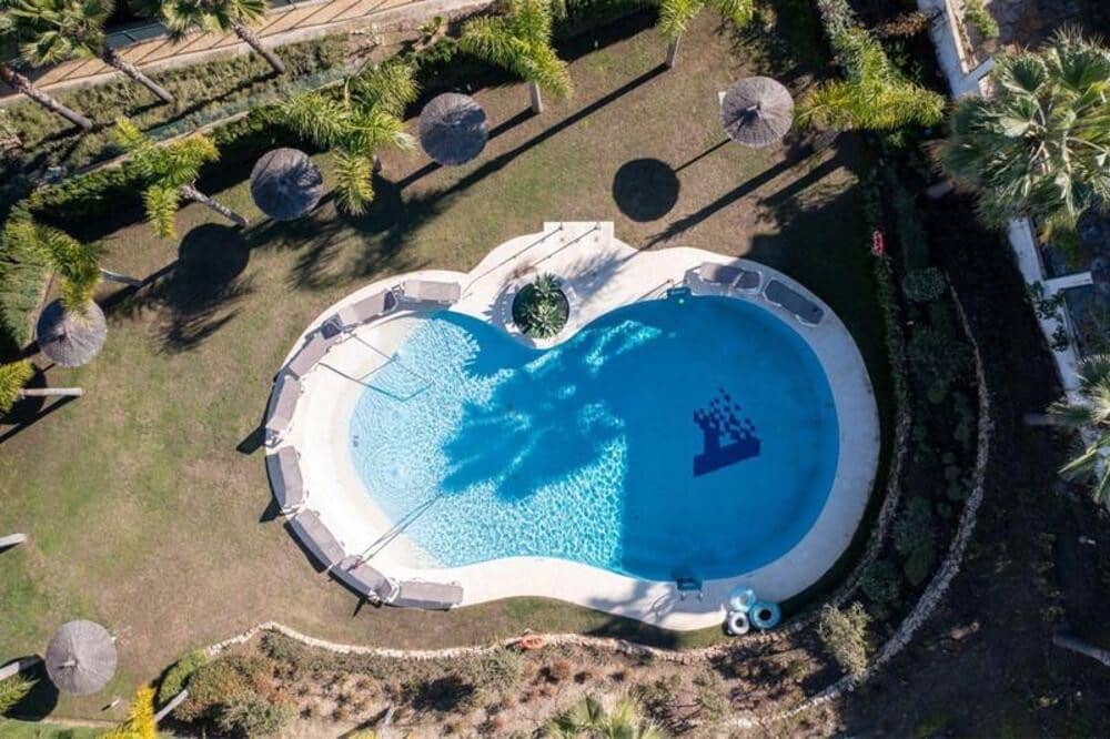 3 makuuhuone Kattohuoneisto vuokrattavana paikassa Marbella mukana uima-altaan 
autotalli - 5 500 € (Ref: 9445541)