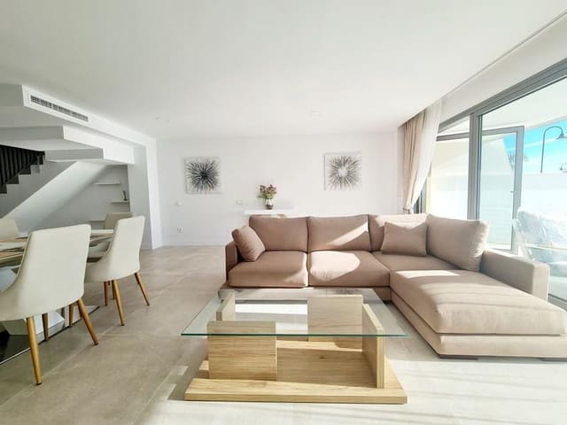 3 soveværelse Byhus til leje i El Chaparral, Mijas med swimmingpool garage - € 3.800 (Ref: 9445542)
