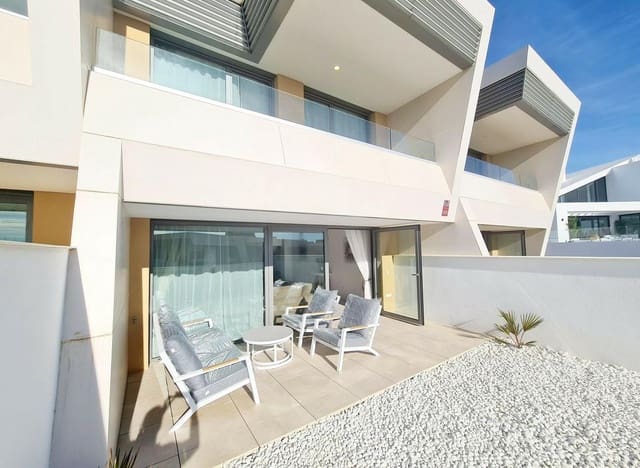 3 soveværelse Byhus til leje i El Chaparral, Mijas med swimmingpool garage - € 3.800 (Ref: 9445542)