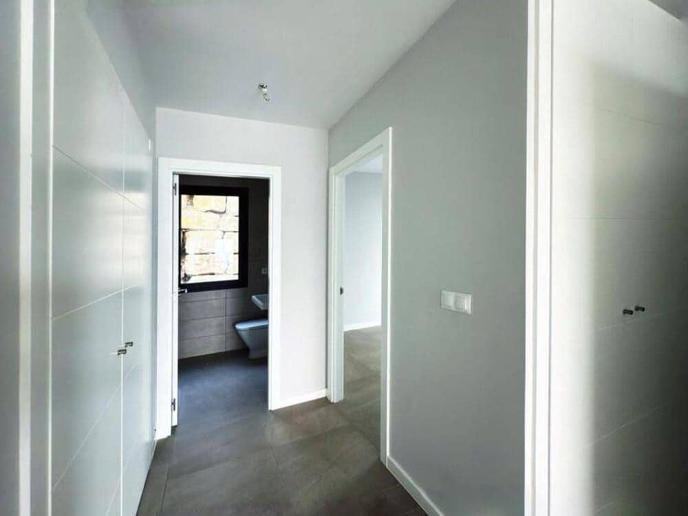 4 soveværelse Semi-Rækkehus til salg i Riviera del Sol med swimmingpool garage - € 685.000 (Ref: 9448519)