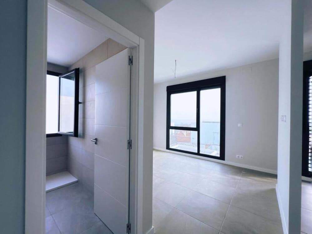 4 soveværelse Semi-Rækkehus til salg i Riviera del Sol med swimmingpool garage - € 685.000 (Ref: 9448519)