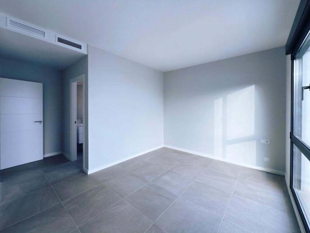 4 soveværelse Semi-Rækkehus til salg i Riviera del Sol med swimmingpool garage - € 685.000 (Ref: 9448519)