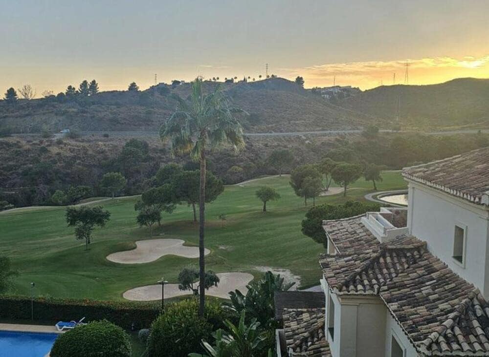 2 bedroom Apartment for rent in Benahavis with pool garage - € 2,200 (Ref: 9448520)