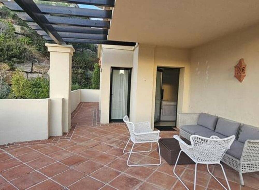 2 bedroom Apartment for rent in Benahavis with pool garage - € 2,200 (Ref: 9448520)