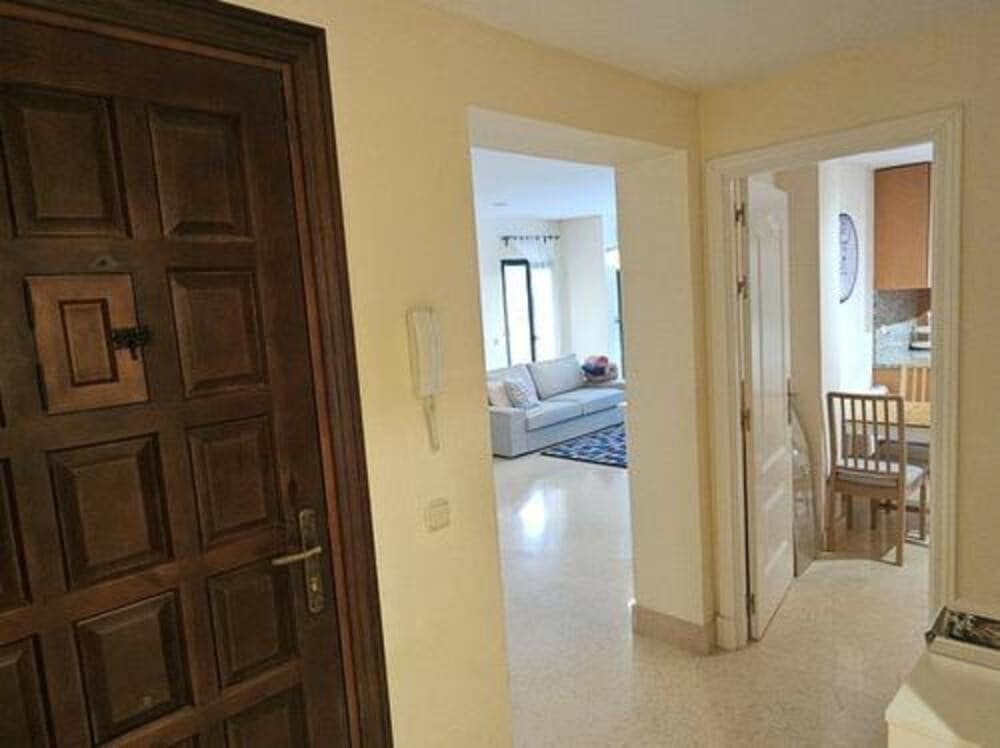 2 bedroom Apartment for rent in Benahavis with pool garage - € 2,200 (Ref: 9448520)