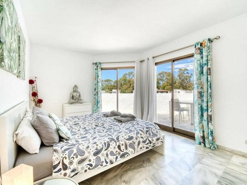 5 soveværelse Penthouse til salg i Marbella med swimmingpool garage - € 990.000 (Ref: 9450431)