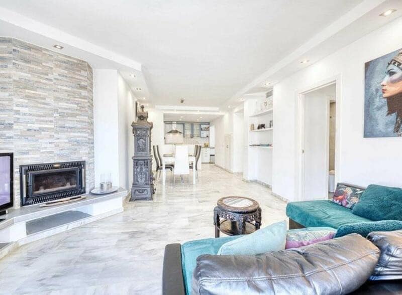 5 makuuhuone Kattohuoneisto myytävänä paikassa Marbella mukana uima-altaan 
autotalli - 990 000 € (Ref: 9450431)