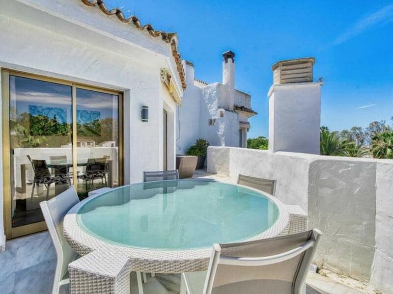 5 makuuhuone Kattohuoneisto myytävänä paikassa Marbella mukana uima-altaan 
autotalli - 990 000 € (Ref: 9450431)