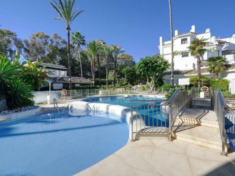 5 makuuhuone Kattohuoneisto myytävänä paikassa Marbella mukana uima-altaan 
autotalli - 990 000 € (Ref: 9450431)