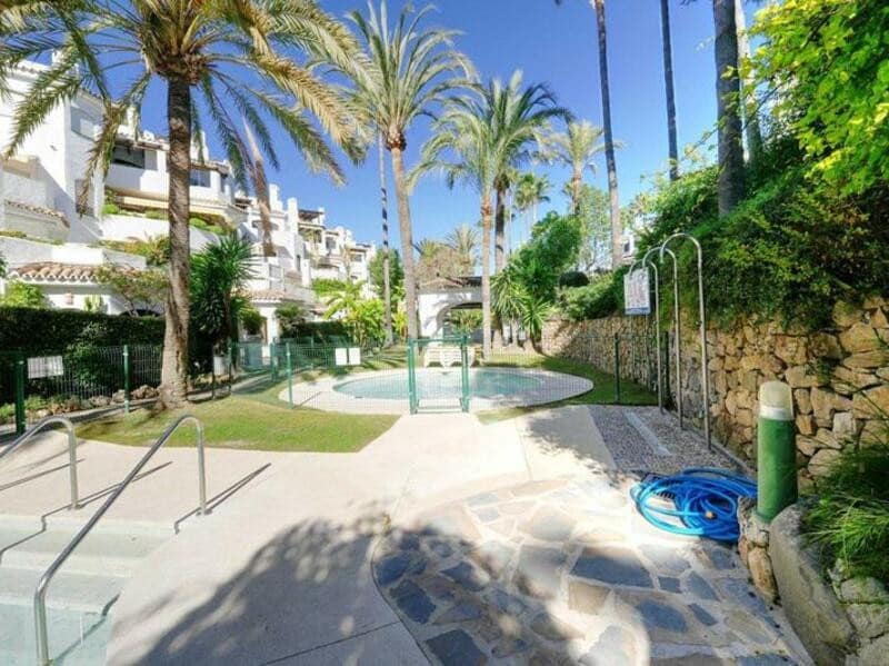 5 makuuhuone Kattohuoneisto myytävänä paikassa Marbella mukana uima-altaan 
autotalli - 990 000 € (Ref: 9450431)