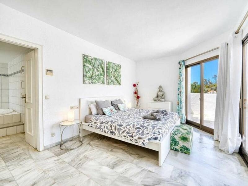 5 makuuhuone Kattohuoneisto myytävänä paikassa Marbella mukana uima-altaan 
autotalli - 990 000 € (Ref: 9450431)