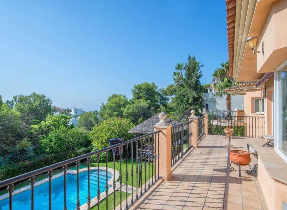 4 sovrum Villa till salu i Marbella med pool garage - 1 460 000 € (Ref: 9450432)