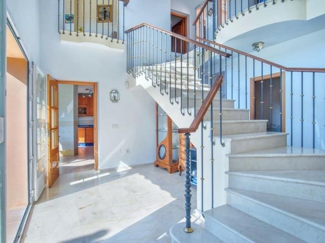 4 sovrum Villa till salu i Hacienda Las Chapas, Marbella med pool garage - 1 460 000 € (Ref: 9450432)