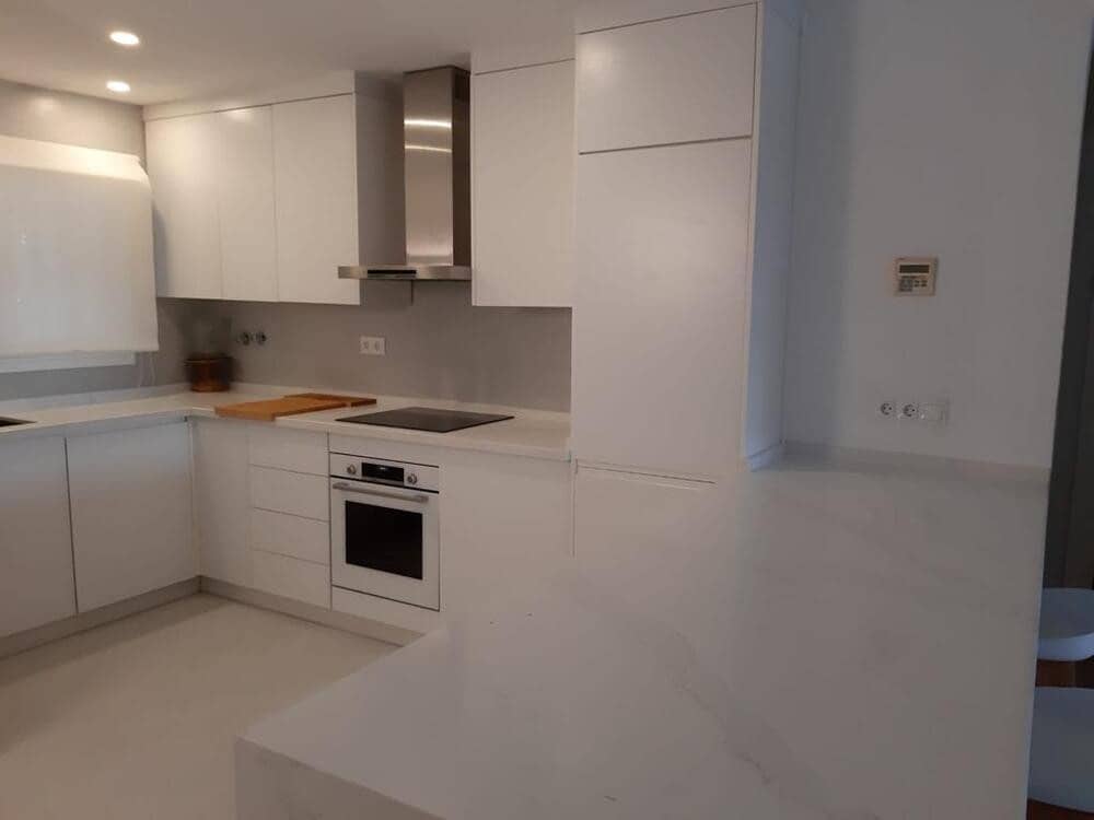 2 slaapkamer Appartement te huur in Benahavis met zwembad garage - € 2.300 (Ref: 9451690)