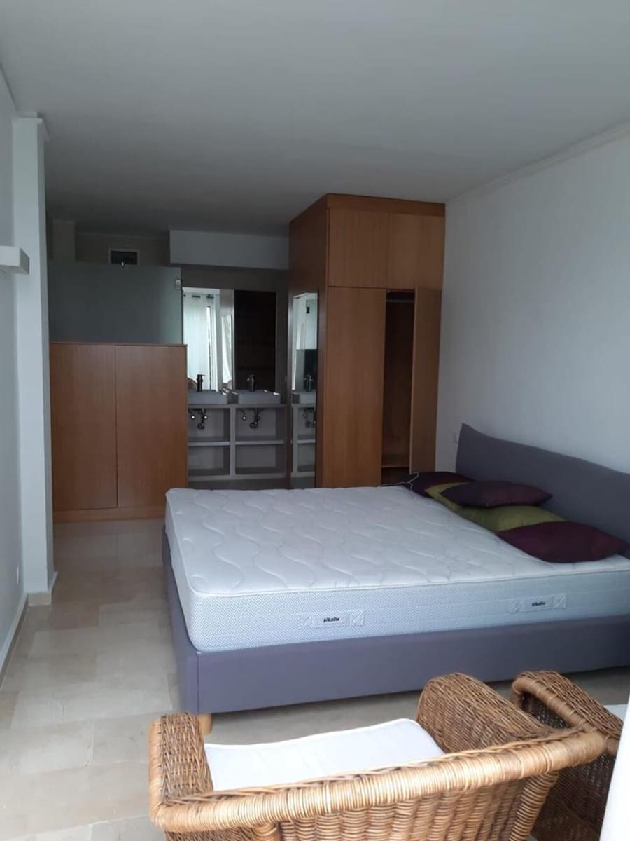 2 slaapkamer Appartement te huur in Benahavis met zwembad garage - € 2.300 (Ref: 9451690)