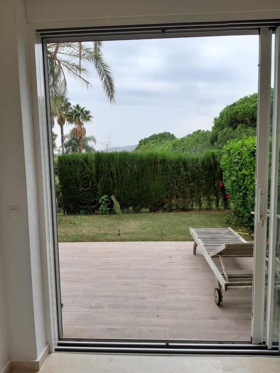 2 slaapkamer Appartement te huur in Benahavis met zwembad garage - € 2.300 (Ref: 9451690)