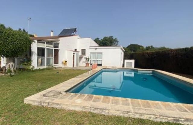 5 bedroom Villa for sale in El Velerín, Estepona with pool - € 689,000 (Ref: 9451692)
