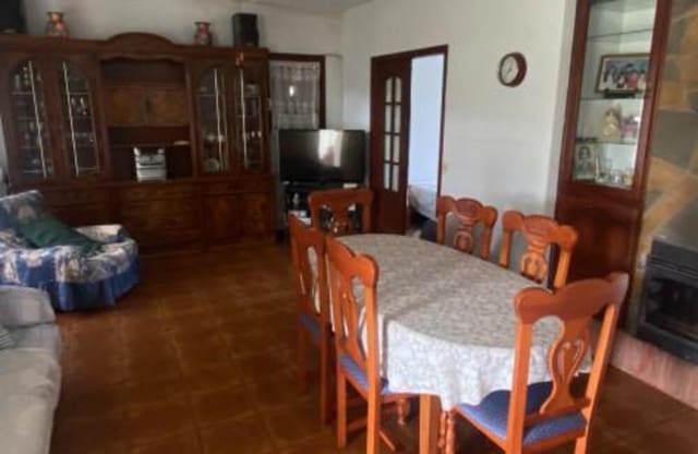 5 bedroom Villa for sale in El Velerín, Estepona with pool - € 689,000 (Ref: 9451692)