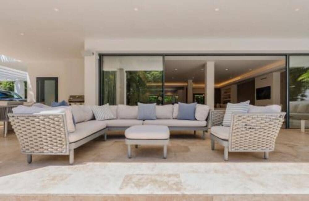 5 bedroom Villa for sale in La Quinta with pool garage - € 3,495,000 (Ref: 9451693)