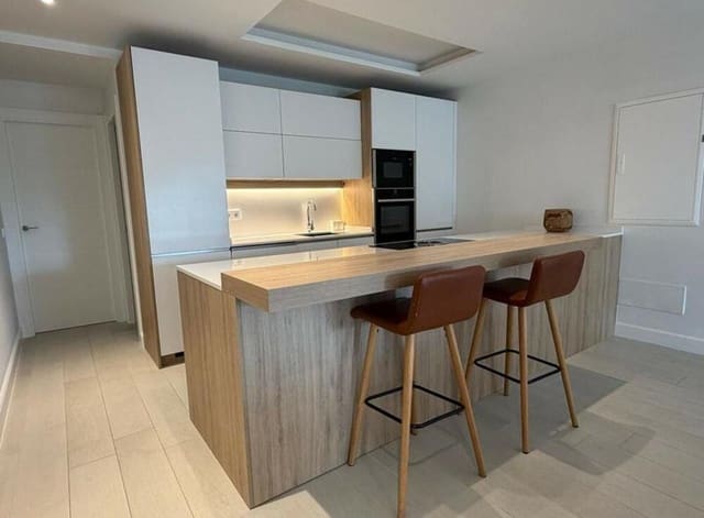 3 makuuhuone Huoneisto vuokrattavana paikassa Los Naranjos, Marbella mukana uima-altaan 
autotalli - 3 800 € (Ref: 9451694)