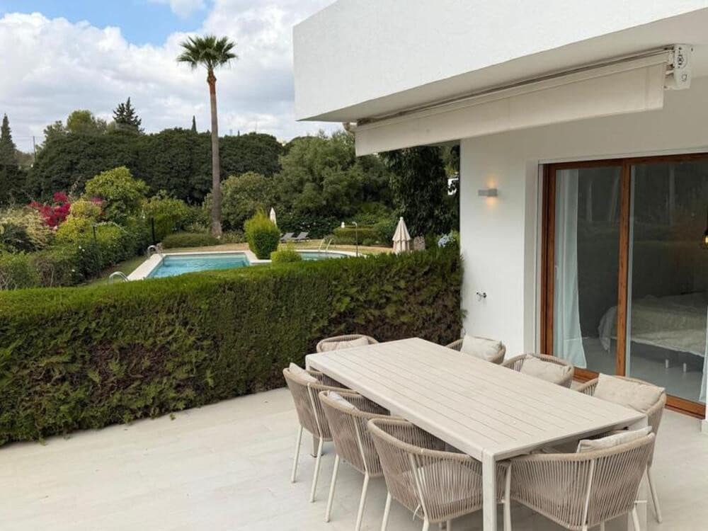 Appartement de 3 chambres à louer à Marbella avec piscine garage - 3 800 € (Ref: 9451694)